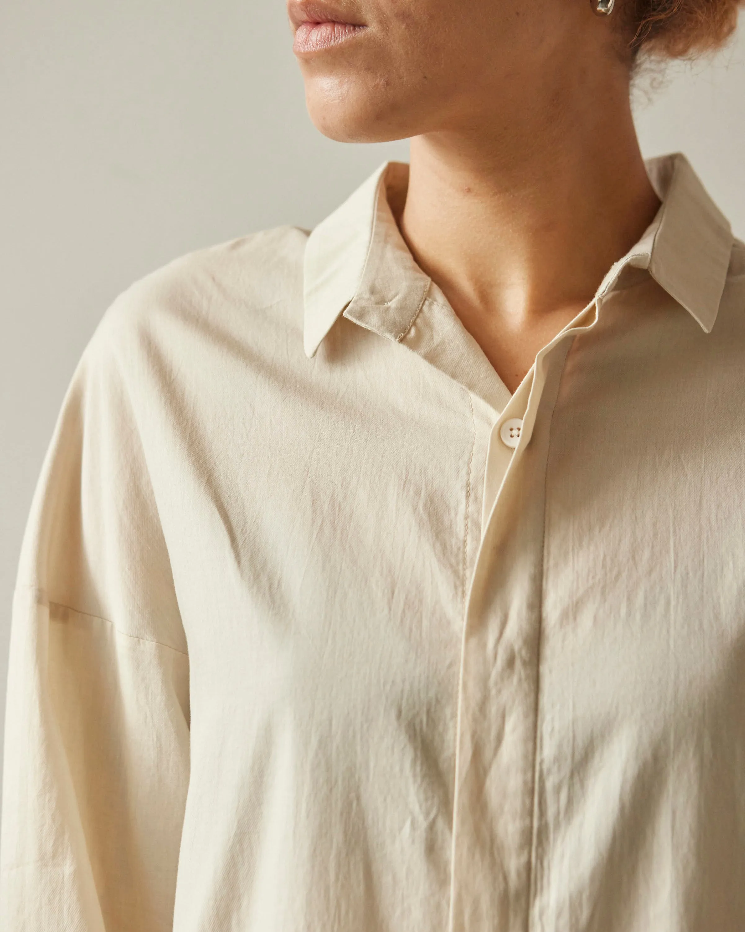 7115 Airy Flat Hem Button Down, Oyster