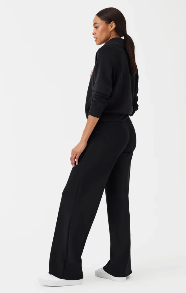AirEssentials Half Zip in Very Black