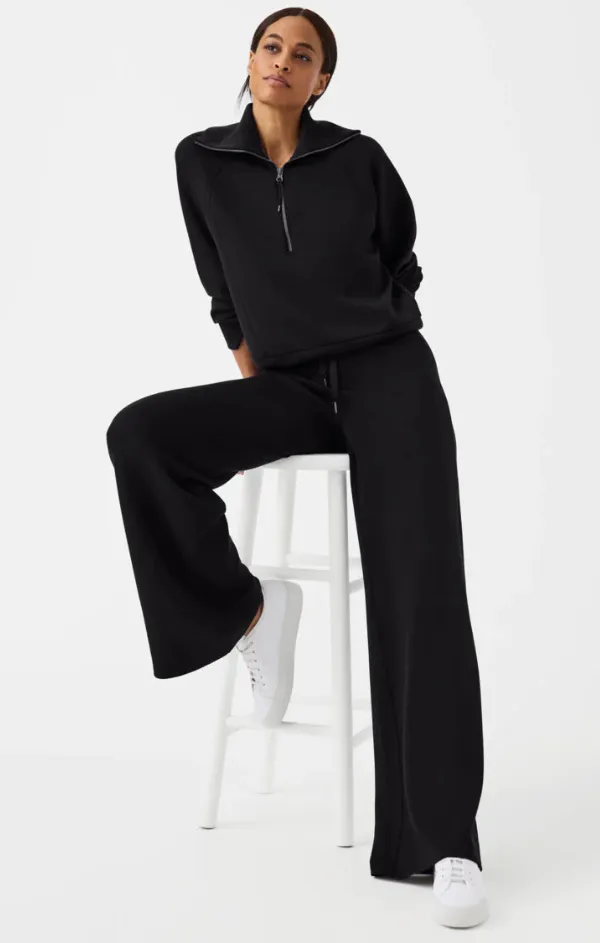 AirEssentials Half Zip in Very Black