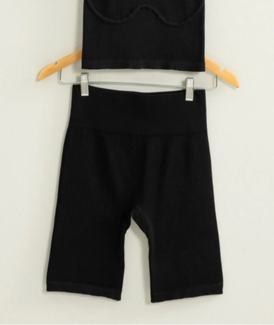 chasing dreams seamless ribbed biker shorts - BLACK