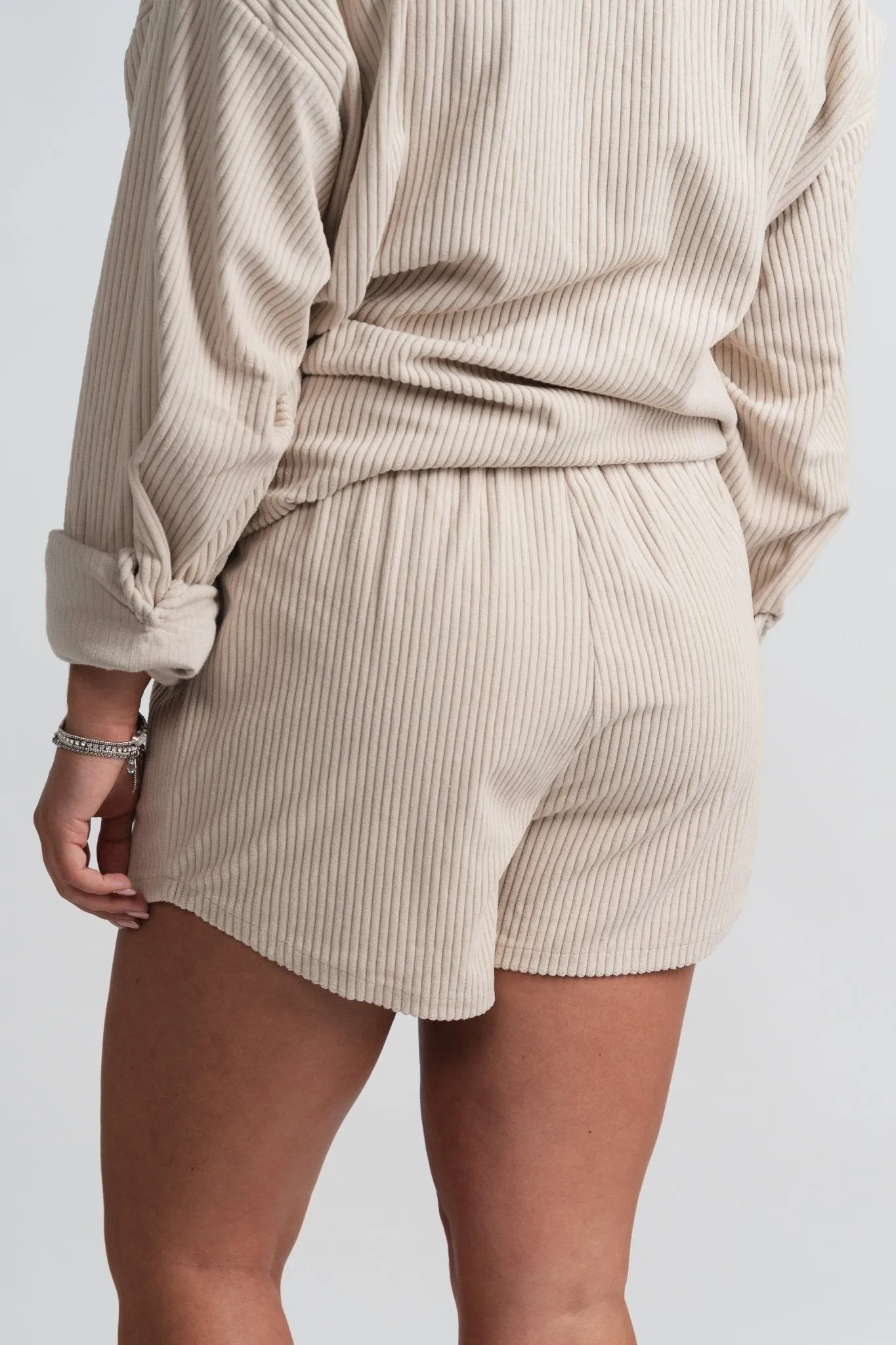 Corduroy shorts beige