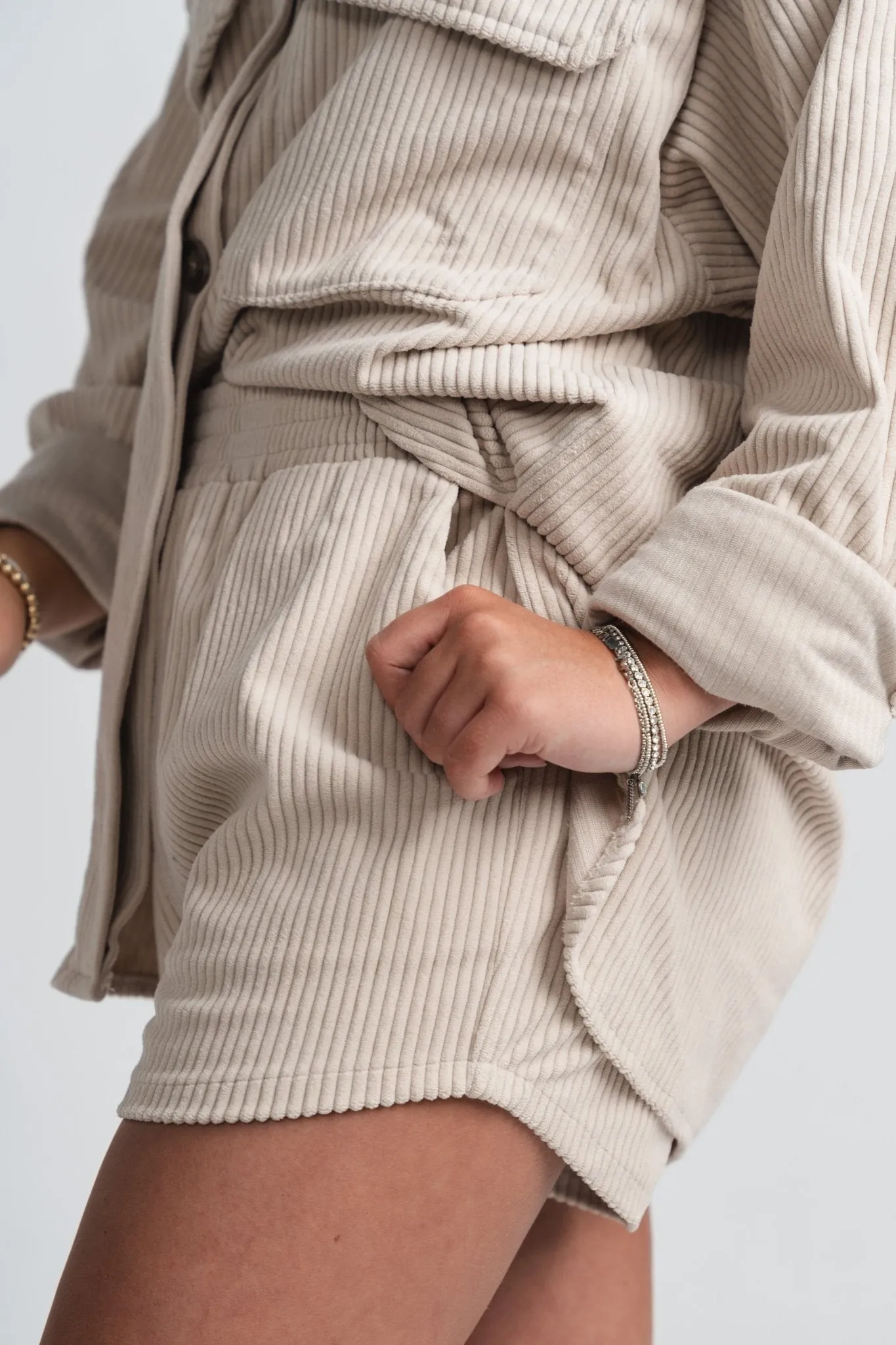 Corduroy shorts beige