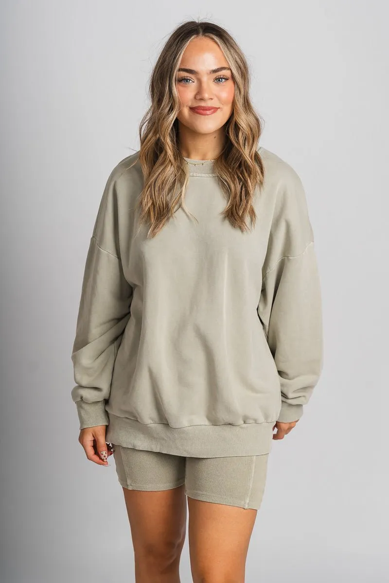 Oversized sweatshirt light green