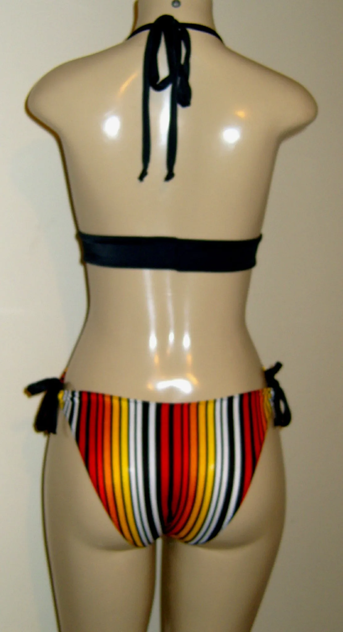 Triangle Keyhole Cutout Monokini Swimsuits