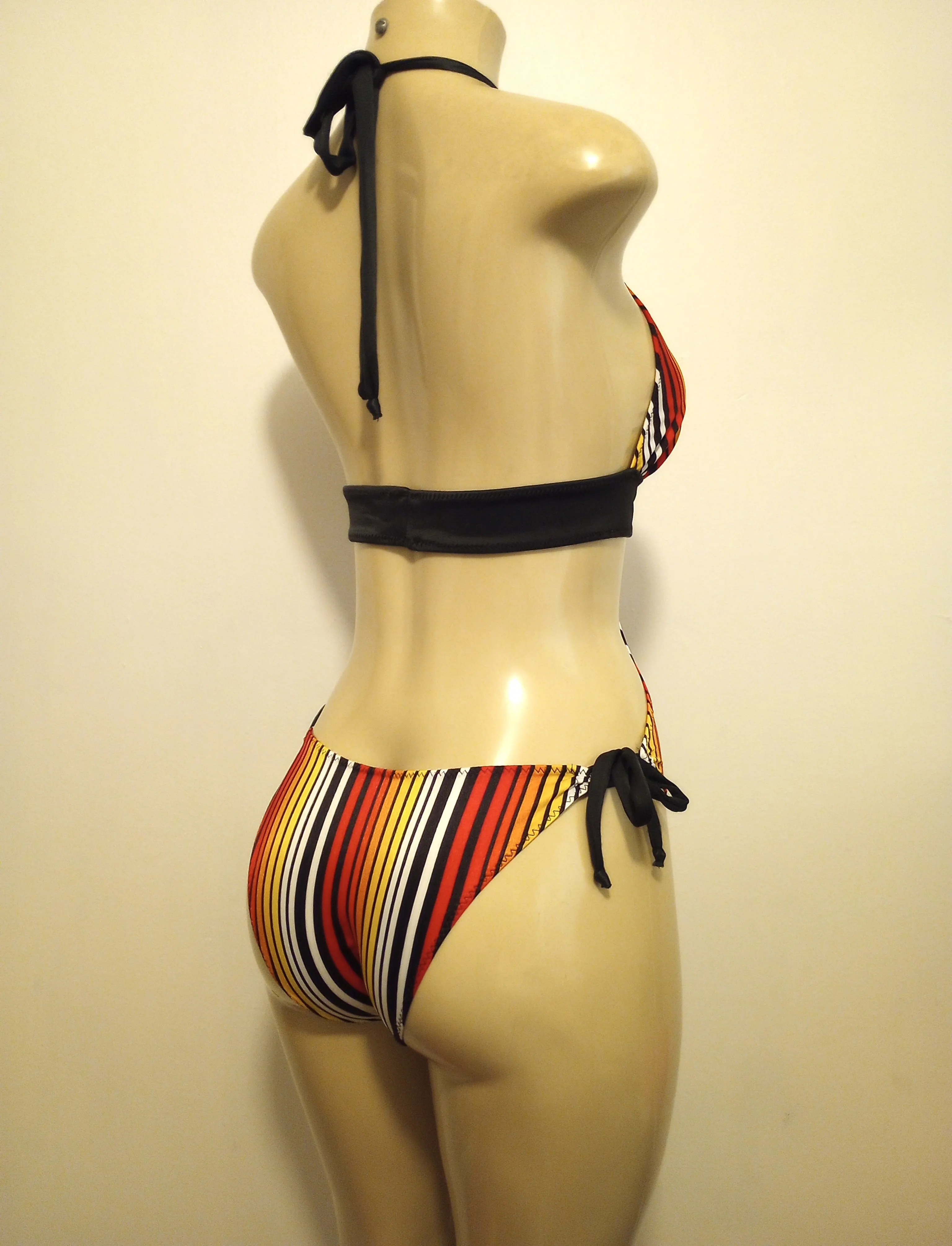 Triangle Keyhole Cutout Monokini Swimsuits