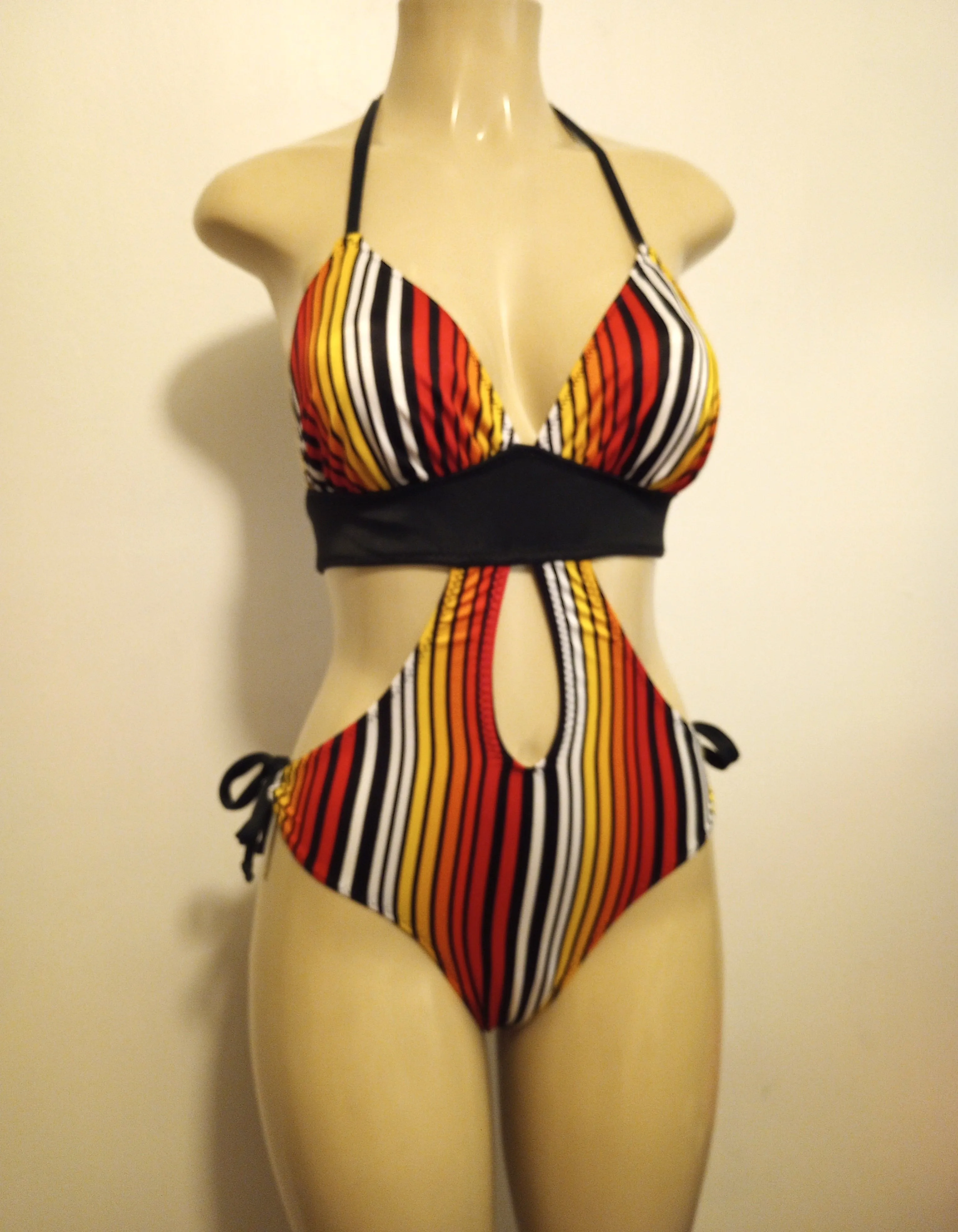 Triangle Keyhole Cutout Monokini Swimsuits