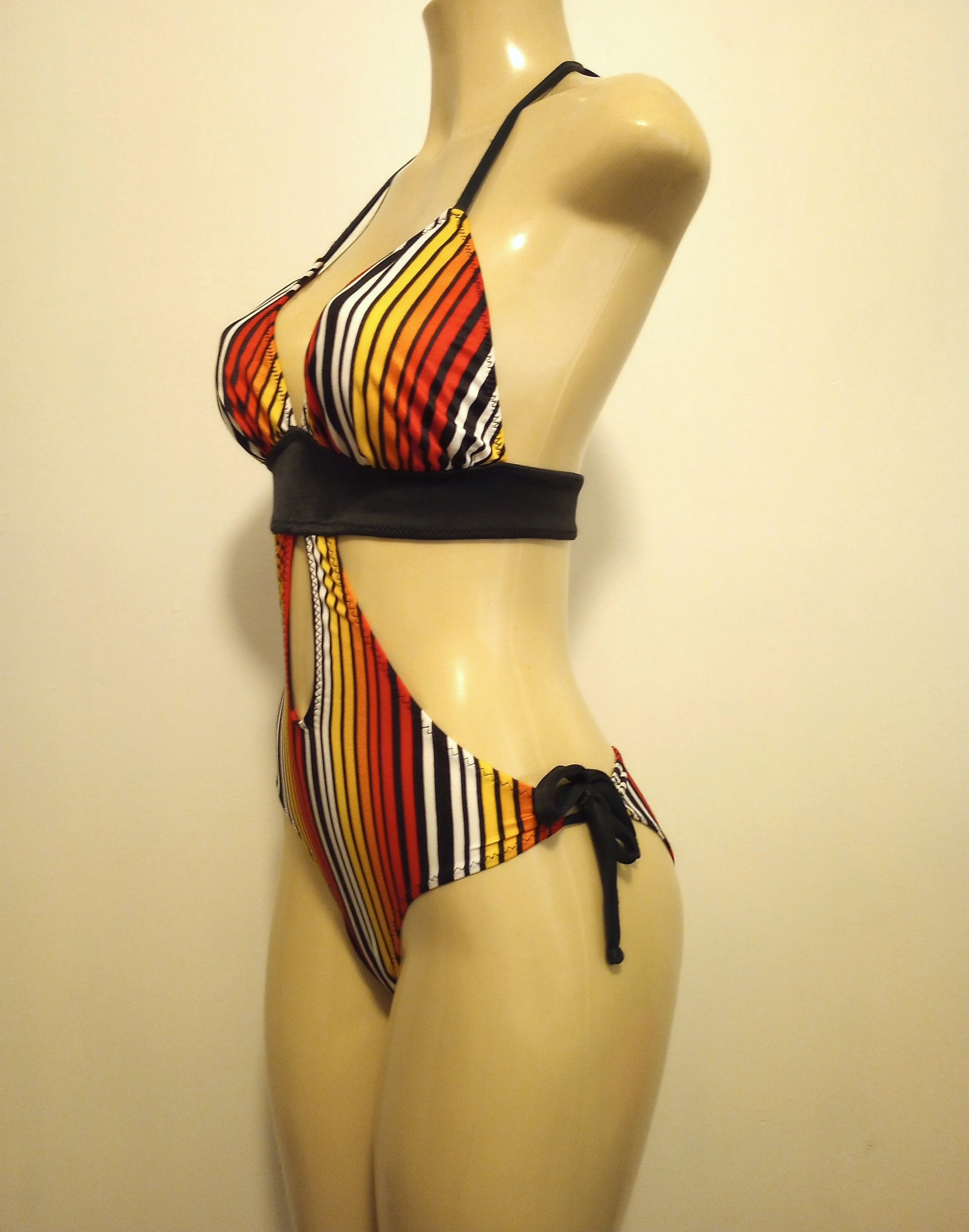 Triangle Keyhole Cutout Monokini Swimsuits