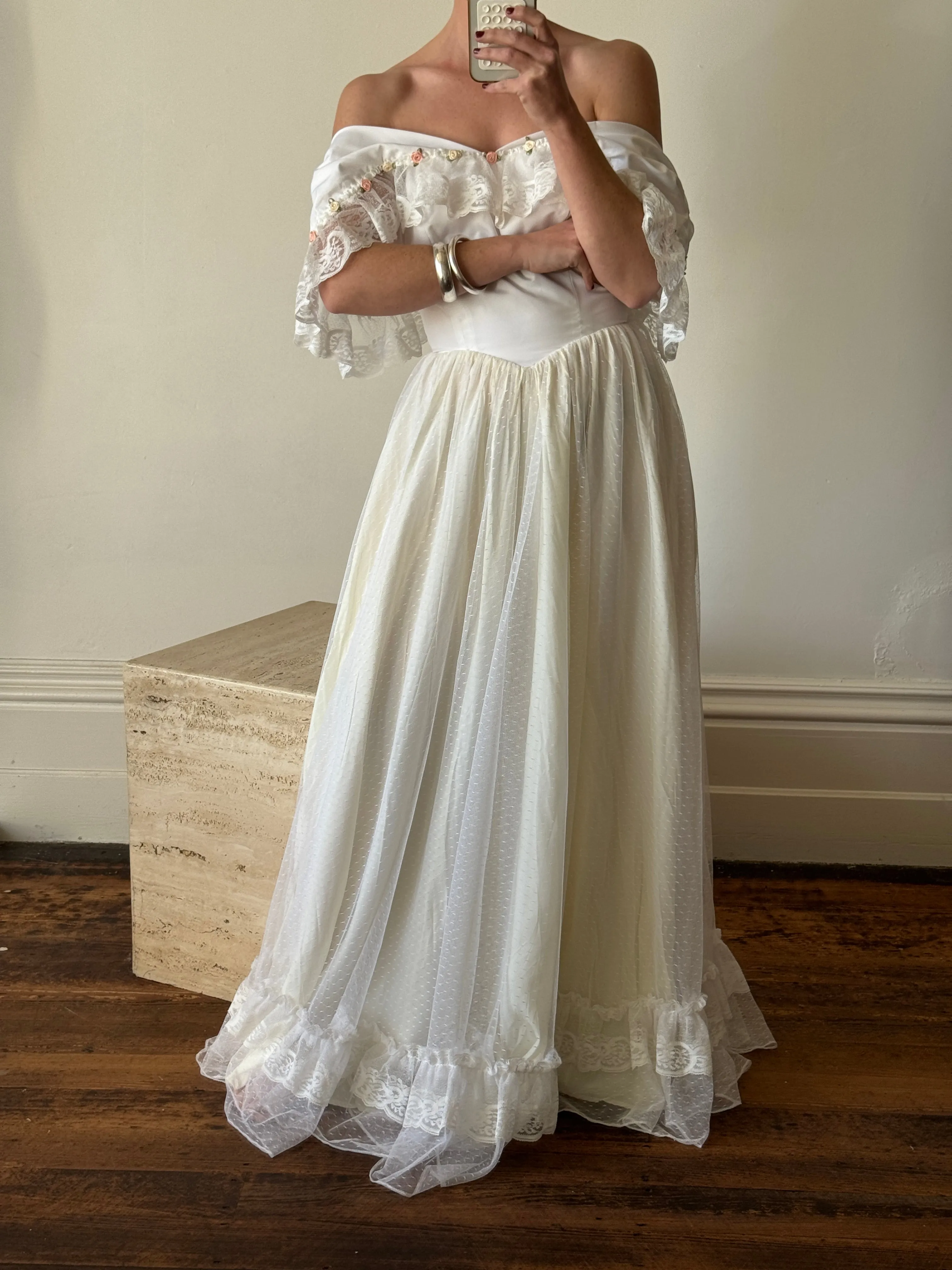 Vintage Rosette Picnic Frilled Wedding Dress