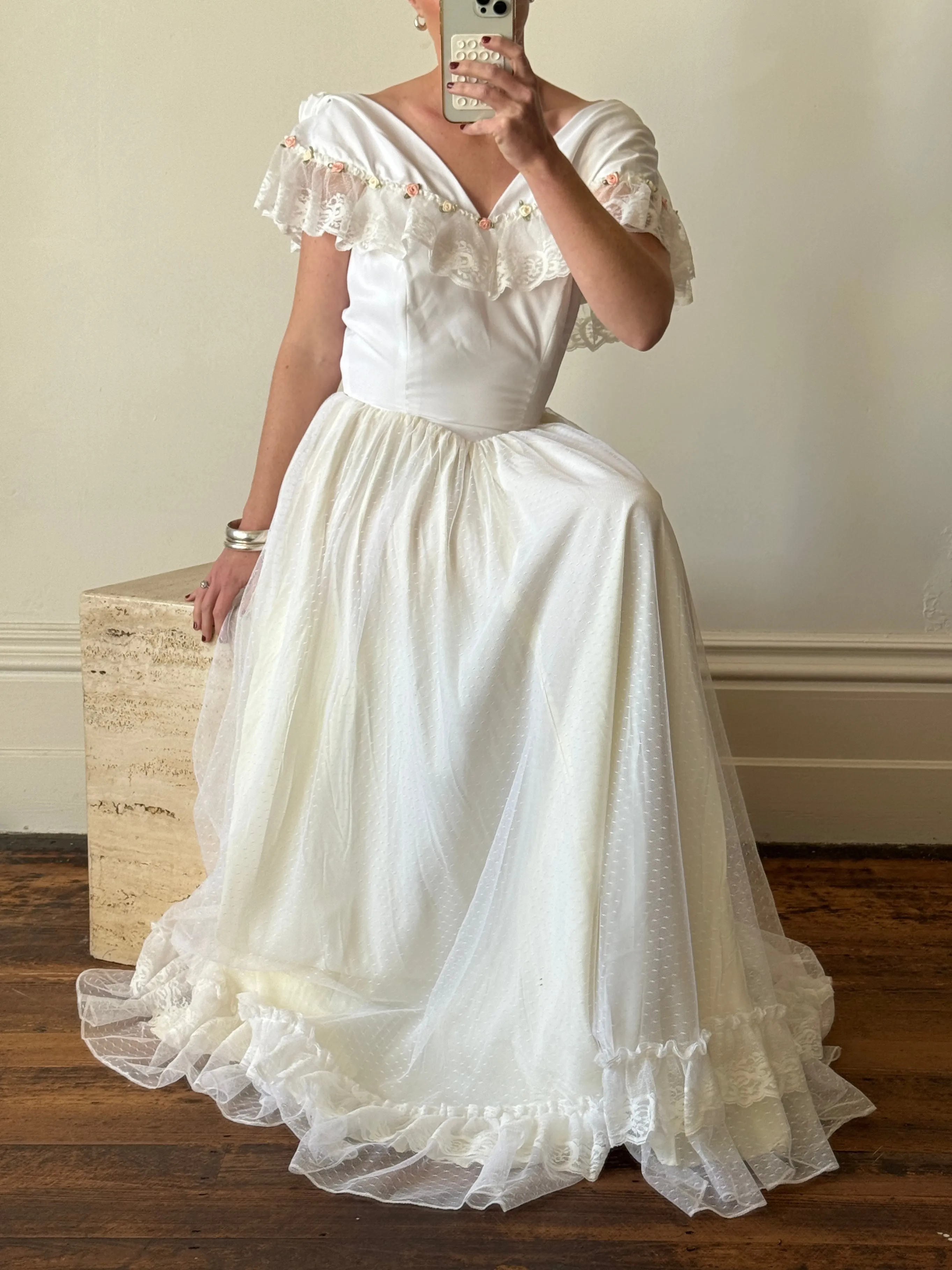 Vintage Rosette Picnic Frilled Wedding Dress